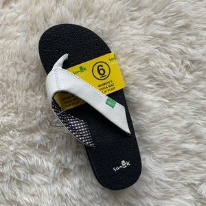 Sanuk yoga mat flip flops